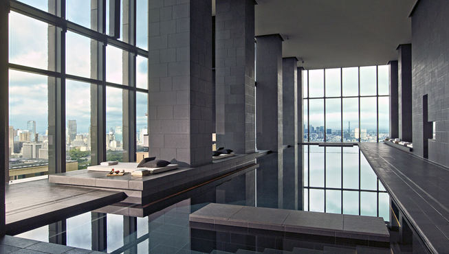 30米泳道的天幕游泳池，在这里尽情享受吧！