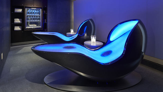 水疗中心共有8个护理室，均配备私人淋浴间。