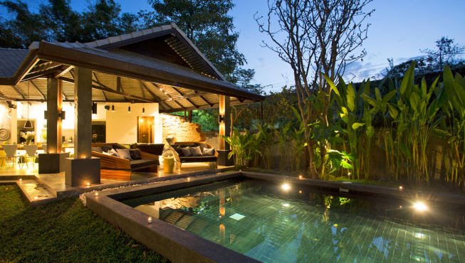 别墅设有私人泳池，宽敞的休闲、生活空间。