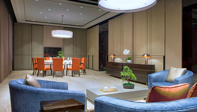 中餐包间，餐厅拥有宽敞明亮的开放式大厅以及7个雅致的私人包间，提供高品质的私人专享服务