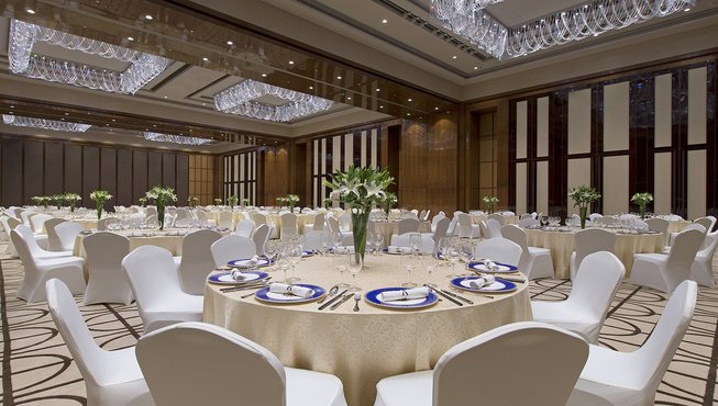 最为夺目的亮点是位于酒店七层的尼依格罗宴会厅