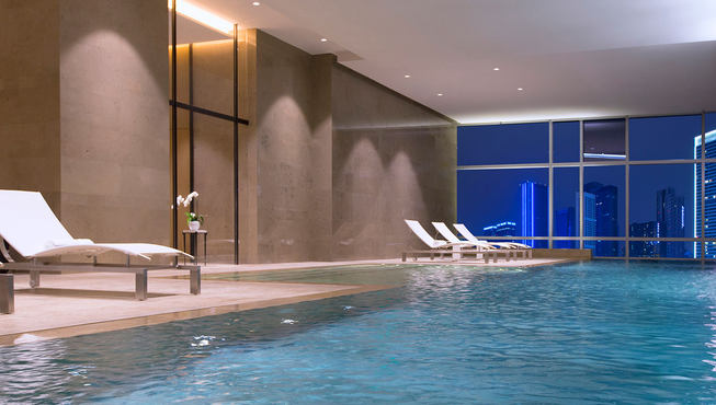 20米的精致泳池，让您释放一切压力，获得最优质的服务和享受