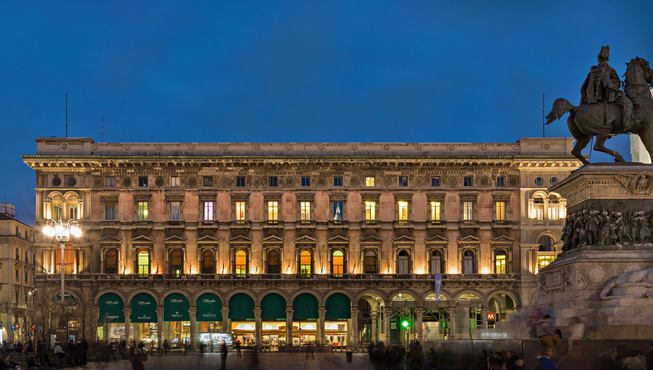 酒店由一座优雅古典的古老建筑改造而成