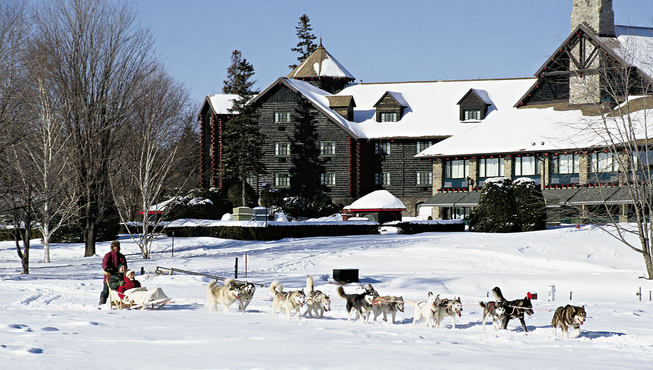 对于冬季运动爱好者来说，26公里长的越野滑雪道和星罗棋布的70个冰冻湖泊简直不能更赞了。
