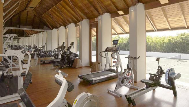 健身房里设施齐全，你可以在这里尽情挥洒汗水。