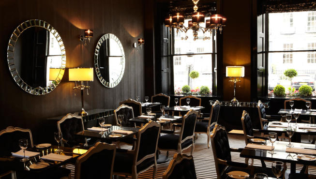 酒店餐厅——浪漫温馨的欧式风格餐厅，传统美食令你食指大动。