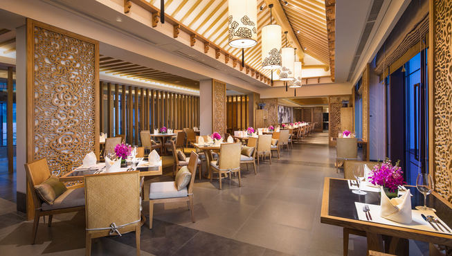 餐厅，提供精美的自助早餐及午餐和晚餐，在如此优雅的环境用餐，能够让你的旅行变得更加舒心畅快