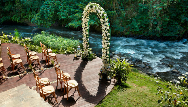 集巴厘岛的魔力和避世之所的安静于一体，为您留下难忘的经历