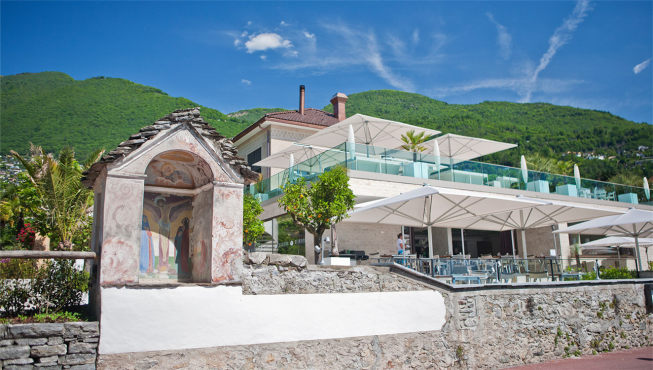 吉尔迪诺拉格酒店正坐落在湖的北端，更可眺望一年四季拥有各种色彩和绚丽风光的塔玛洛山（Monte Tamaro）。