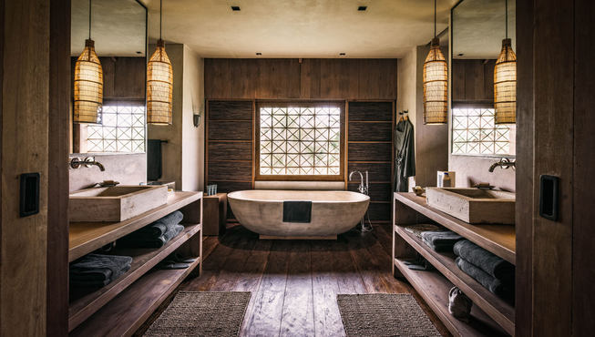 每间客房均配有带热水浴池的私人浴室，装饰朴实却精致