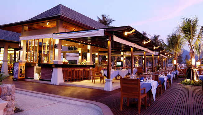 View 59 餐厅——是位于沙滩上的餐厅，在这里用餐可以欣赏安达曼海的美丽景色。