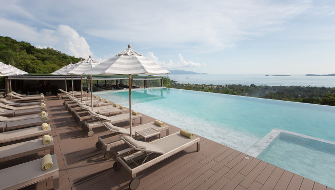 苏梅曼特拉度假酒店依山而建，处处坐享美丽海景。