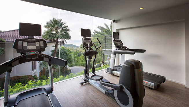 设备完善的健身中心全天开放，运动的同时，俯瞰苏梅岛美丽的海岸线，世界上能称得上是锻炼者天堂的地方，无出其右。