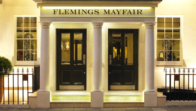 伦敦梅菲尔弗莱明酒店坐拥伦敦市中心梅菲尔区一条幽静住宅区街道的优越位置