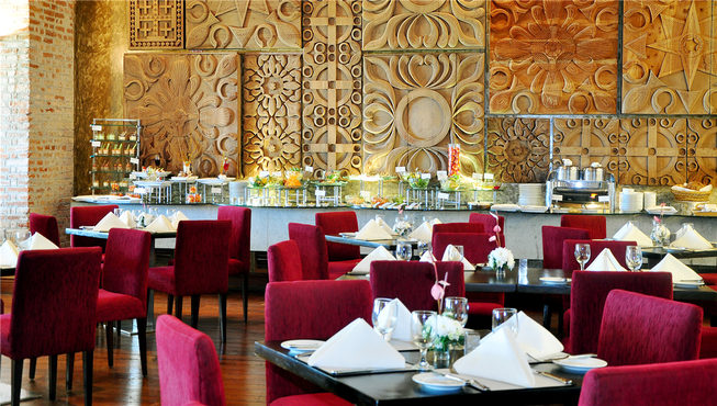 1864红酒餐吧为4名英国投资者为酒店的发展而建成的，希望成为“苏伊士运河以东的最佳餐厅”，怀着这份良好的期许，在过往的150年期间，餐厅曾接待过世界各国的首脑政要和名人明星