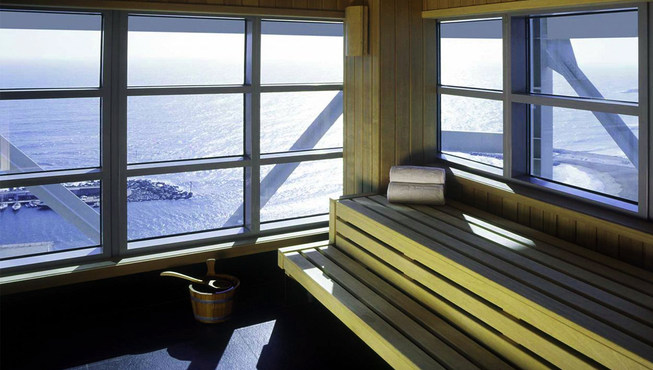 置身酒店内，可以随时“享用”全景海滩的实景，哪怕是在享受桑拿与豪华spa，也同样照单全收