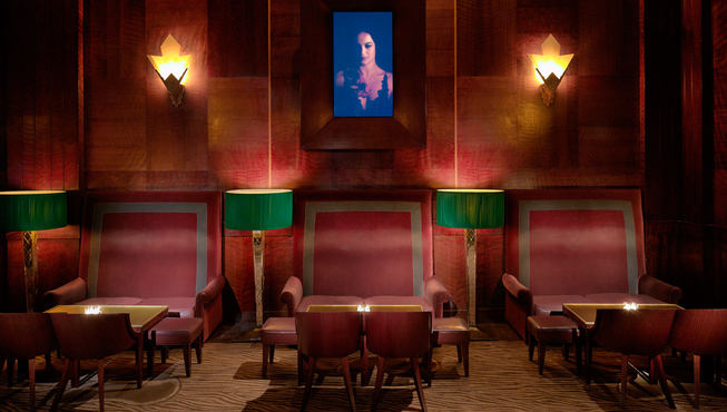 红木小屋——科立夫酒店历史悠久的红木小屋被重新打造之后成为现在的优雅现代的都市酒吧。