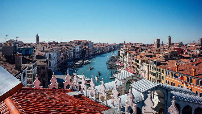 素有亚得里亚海明珠之称的威尼斯，是世人认定欧洲最浪漫的城市之一。