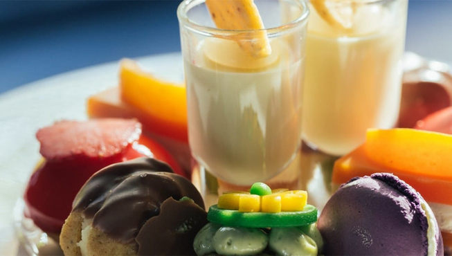 酒店餐厅提供世界各地的风味餐饮