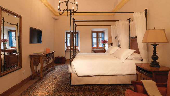 酒店客房——奢华典雅的装饰风格，格调优雅又兼具民族特色。