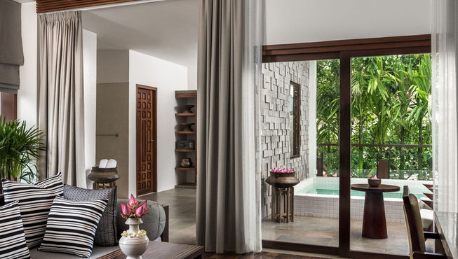 这间度假酒店如同一处梦幻感十足的小村落，仅有36间客房分布于其间