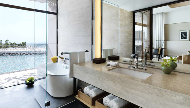 250 平方米海天别墅，无论是白天还是黑夜，都是欣赏城市美景的完美场所。