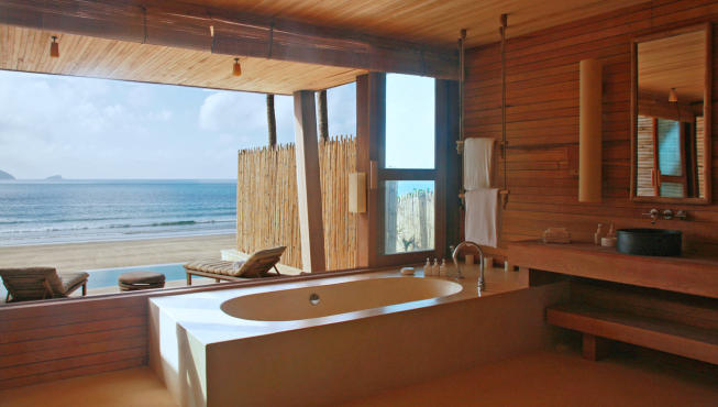 别墅浴室——秉承环保理念，全部可再生的材料制成，让你泡浴也纯天然。
