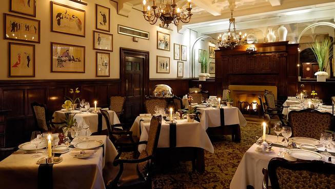 富丽堂皇的陈设、优雅舒适的环境，带你远离伦敦繁华的闹市，享用一顿安宁放松的晚餐