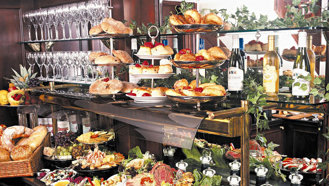 酒店提供的自助美食，是不是很有食欲样子。