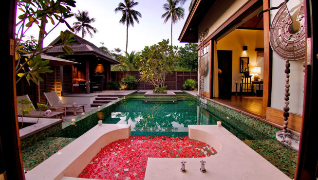 泳池别墅——泳池别墅坐落在安纳塔拉水疗中心旁，采用精美内饰，受泰南建筑风格的启发，达到最高的国际标准。