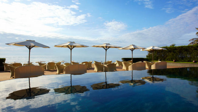 酒店外景——美奈安纳塔拉度假村（Anantara Mui Ne Resort）坐落在美奈那一望无际的原始海滩上，它临近潘切市，距胡志明市只需大约四小时的路程