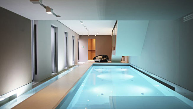 水疗中心选用天然有机材质、不含任何着色剂、化学品添加的美体产品，带你领略野生草本植物的治愈能量