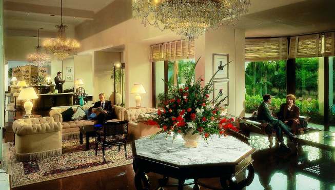 酒店大厅——装修精美的内饰、无可比拟的服务及缤纷多彩的美食都让它成为德里中心地区最受欢迎及最优雅的酒店。