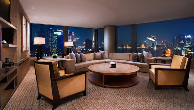 悦榕复式总统套房——复式跨层设计，提供宽敞而私密的休憩环境。