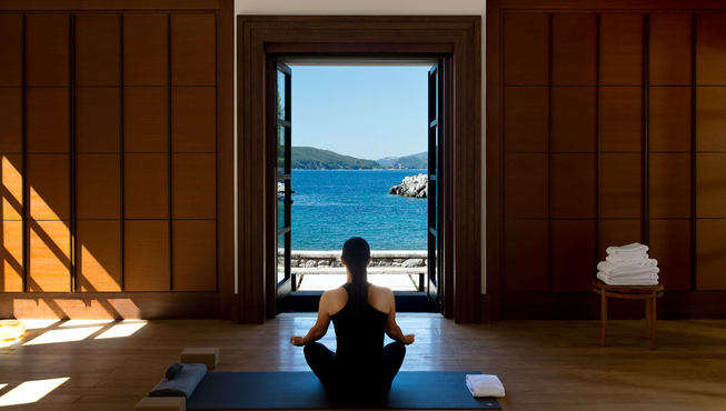 酒店每日提供免费瑜伽课，在这个安静之地精心冥想会是不错的体验。