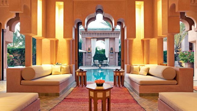 天花板的设计采用摩洛哥传统民居结构
