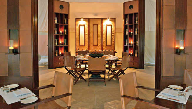 餐厅主要供应印度菜和西式菜,所有果蔬原料均来自安缦伊卡自己的有机花园。