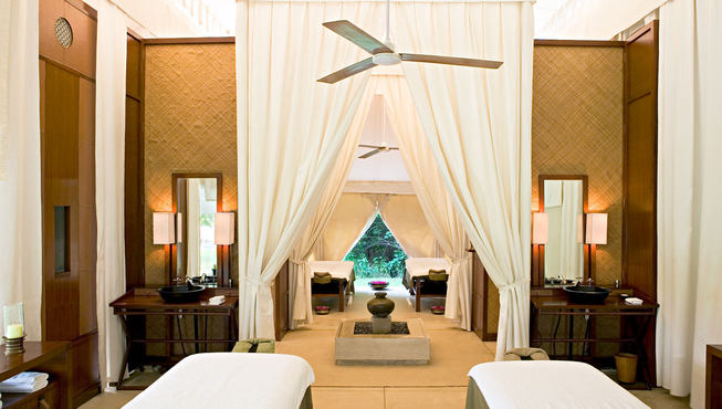 水疗中心也设在帐篷里,拥有别样风情。