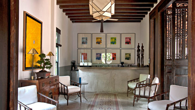 你可在浓浓的中国风的空调房里大快朵颐也可在庭院里伴着习习微风感受清凉。