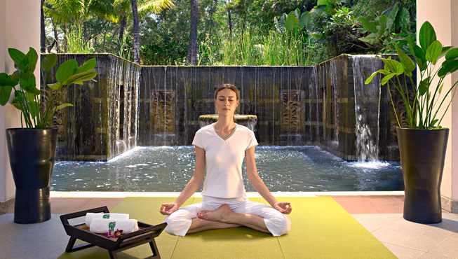 当您漫步在通往别墅的小径上时，微风带着鲜花和泰国兰花的香气扑面而来，撩动您的感官，心情顿感舒畅。