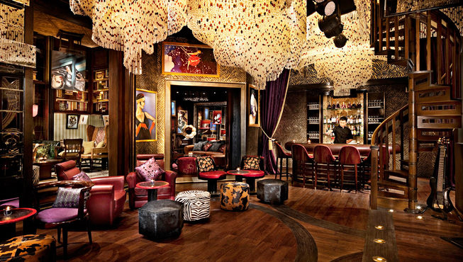 在玲珑酒廊三十年代纸醉金迷的情调油然而生