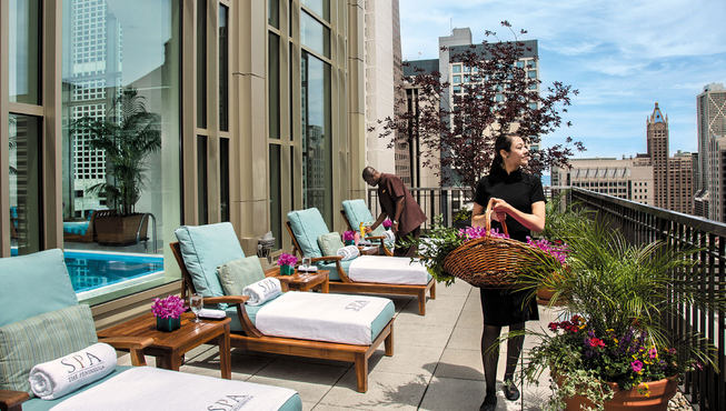 阳光露台，水疗结束，俯瞰市中心街景的绝佳场所。