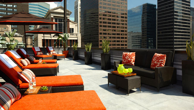 面积为250平米的阳台，供住店客人以及预订2小时以上日间水疗服务的宾客使用。