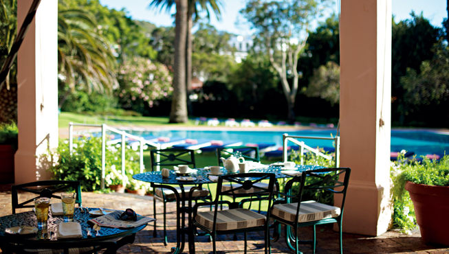 酒店庭院——尝一尝口碑超好的下午茶吧。