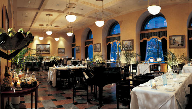 罗西餐厅——装潢典雅的意大利时尚餐厅将美味食物和贴心服务结合起来，给客人最好的美食体验。