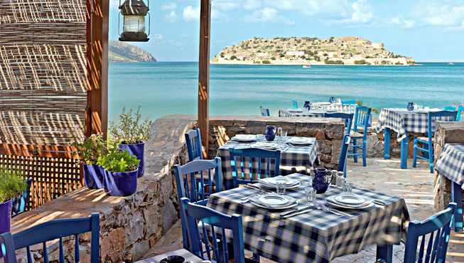 无限风光不能没有美酒佳肴作陪，在这里你的味蕾也不肯偷懒。