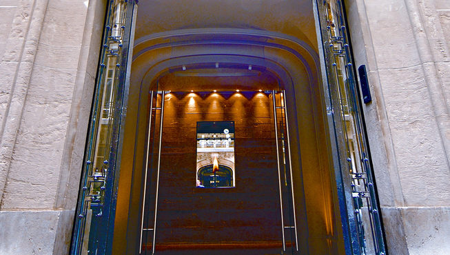 时尚而又神秘气息的外观