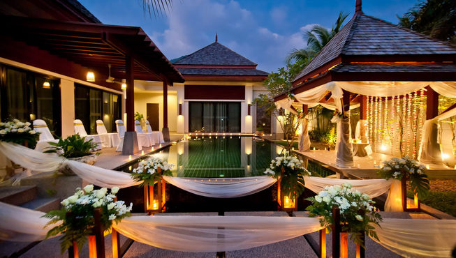 婚礼可安排在私人别墅举办，管家会帮你安排好一切，让你和家人好友们好好享受这美好的一天。