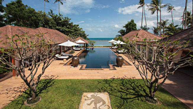  Villa Baan Wanora及其所环抱的自然美景成为这片沙滩上最为耀眼的吸睛之作。