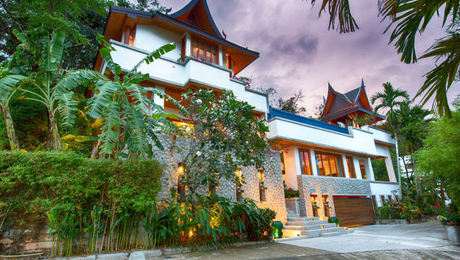 Baan Surin Sawan别墅位于班泰国素林山山坡。